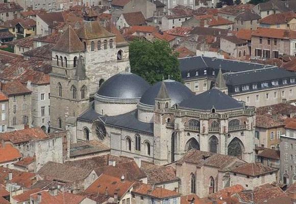 Cathédrale SaintÉtienne témoin du passé et identité du présent