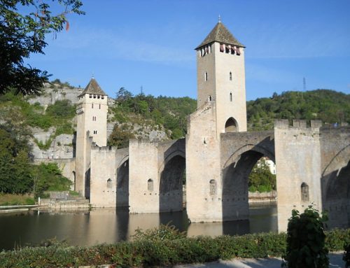 Pèlerinage de Saint-Jacques-de-Compostelle : le chemin idéal pour votre sérénité